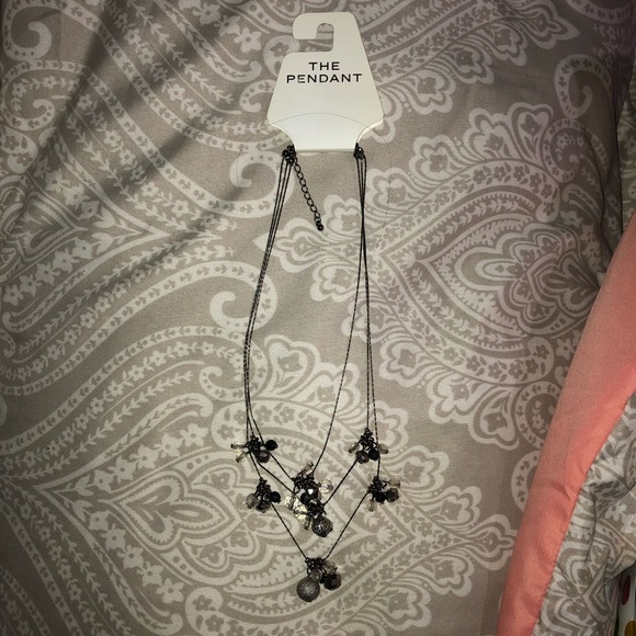 Black Necklace 🖤 - Picture 4 of 6